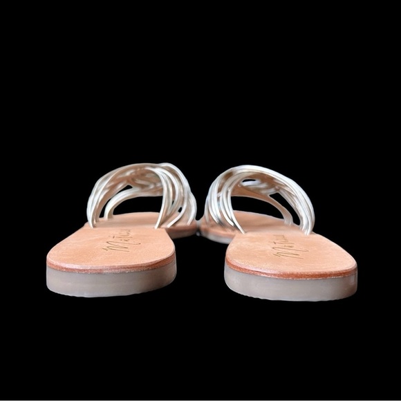 Matisse Gold Leather Tate Slide Flat Sandals Size 9 NWOT - Picture 6 of 10